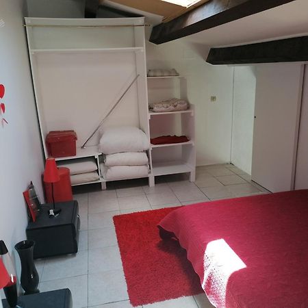 Appartement Meuble A Villeneuve Les Maguelone Екстериор снимка