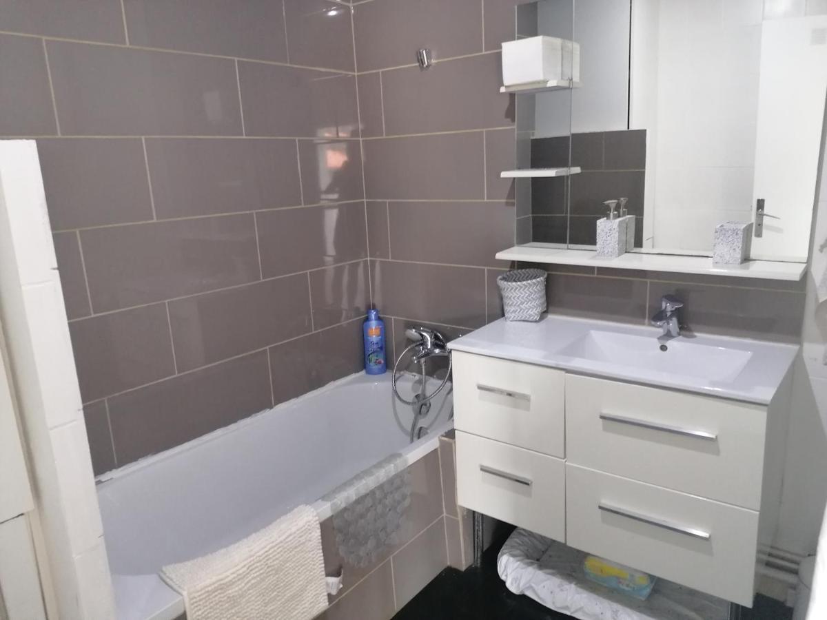 Appartement Meuble A Villeneuve Les Maguelone Екстериор снимка